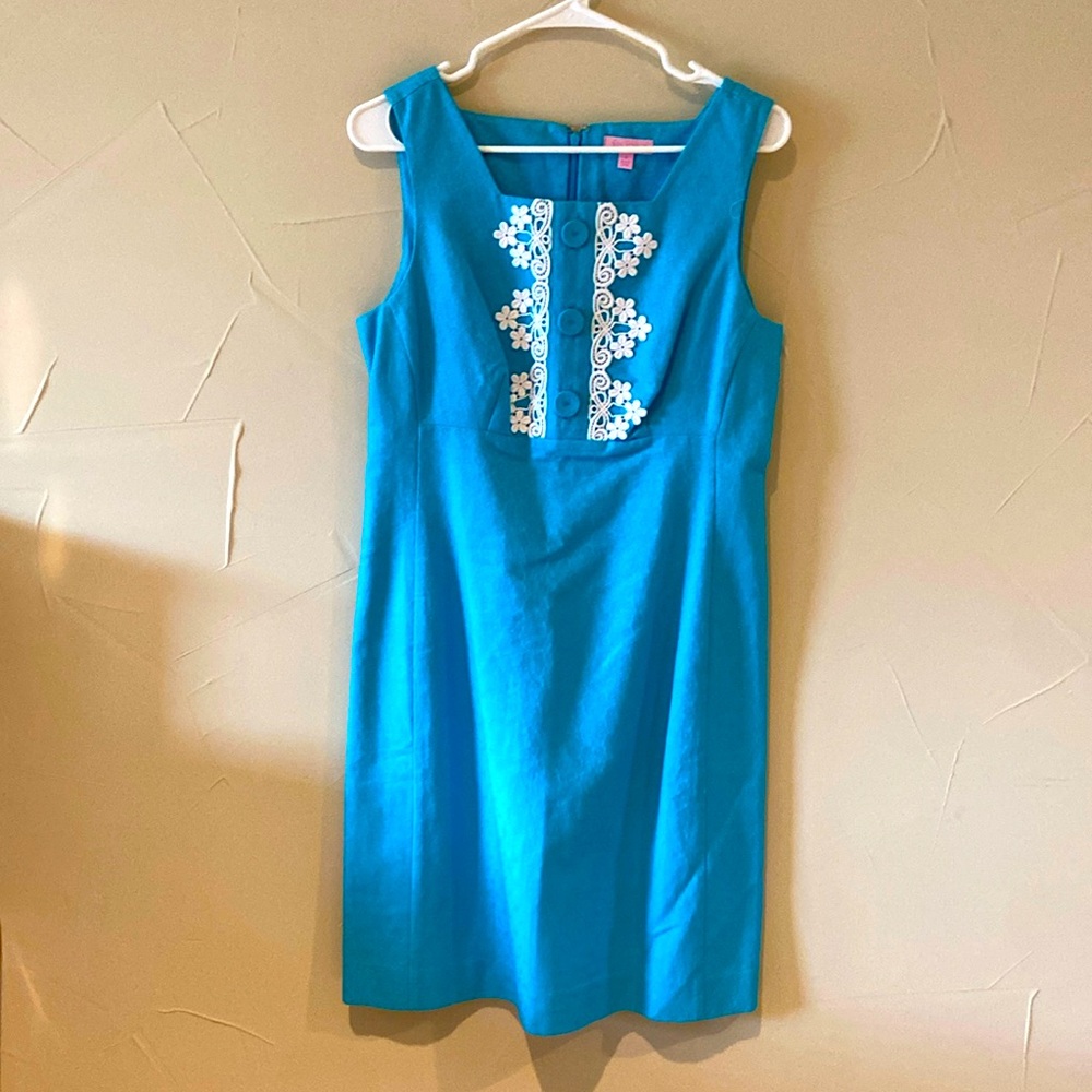 Lilly Pulitzer Blue Sleeveless Dress with Buttons and White Appliqué